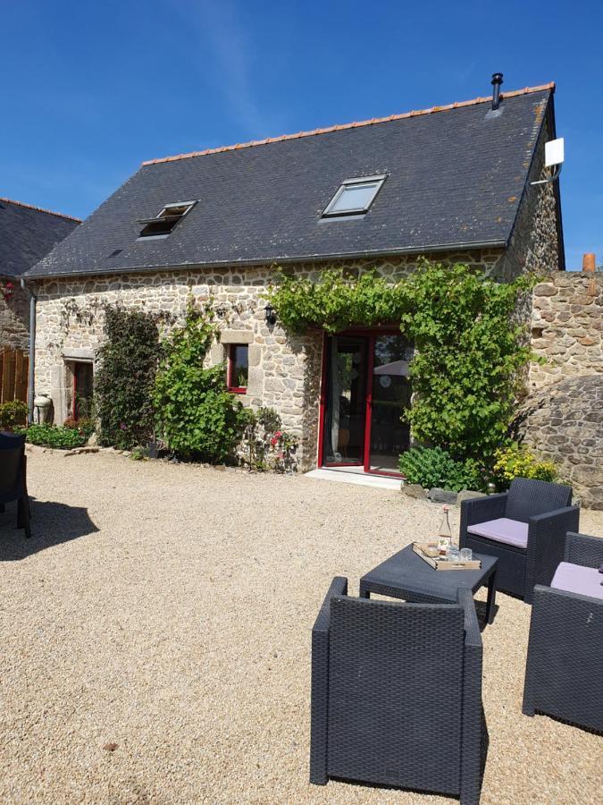 Le Domaine De La Petite Chevre Villa Ploumagoar Kültér fotó